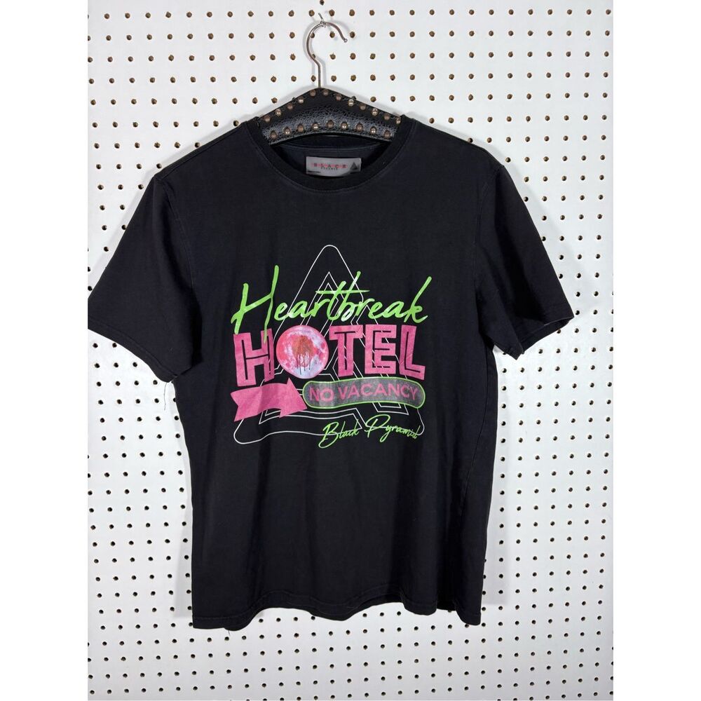 Black Pyramid shirt size M